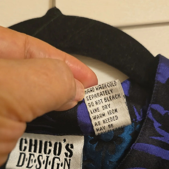 Chico's DESIGN Silk Black and Blue 3/4 Sleeve Button Down Blouse - Picture 4 of 15